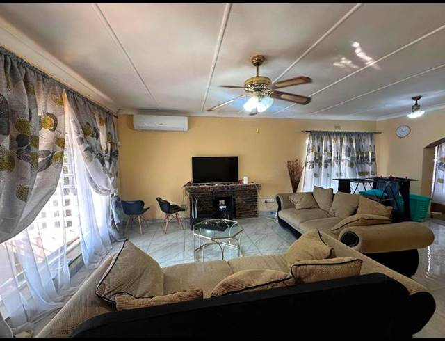 3 BEDROOM HOUSE FOR SALE IN PRIMROSE EAST